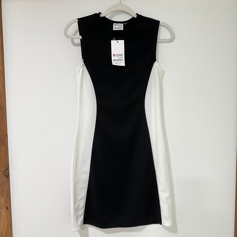 Love Her Madly Dress Womens US 2 Black White Colorblock Sleeveless Mod Mini NWT